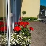 Lindenhof מלון 3*
