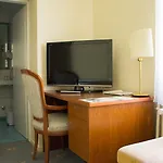 מלון Lindenhof 3*